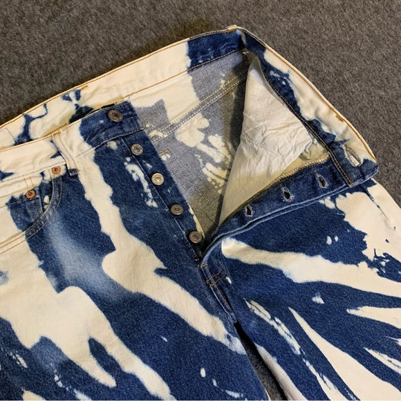 Womans Levis High Waisted Bleached Jeans - Picture 4 of 12